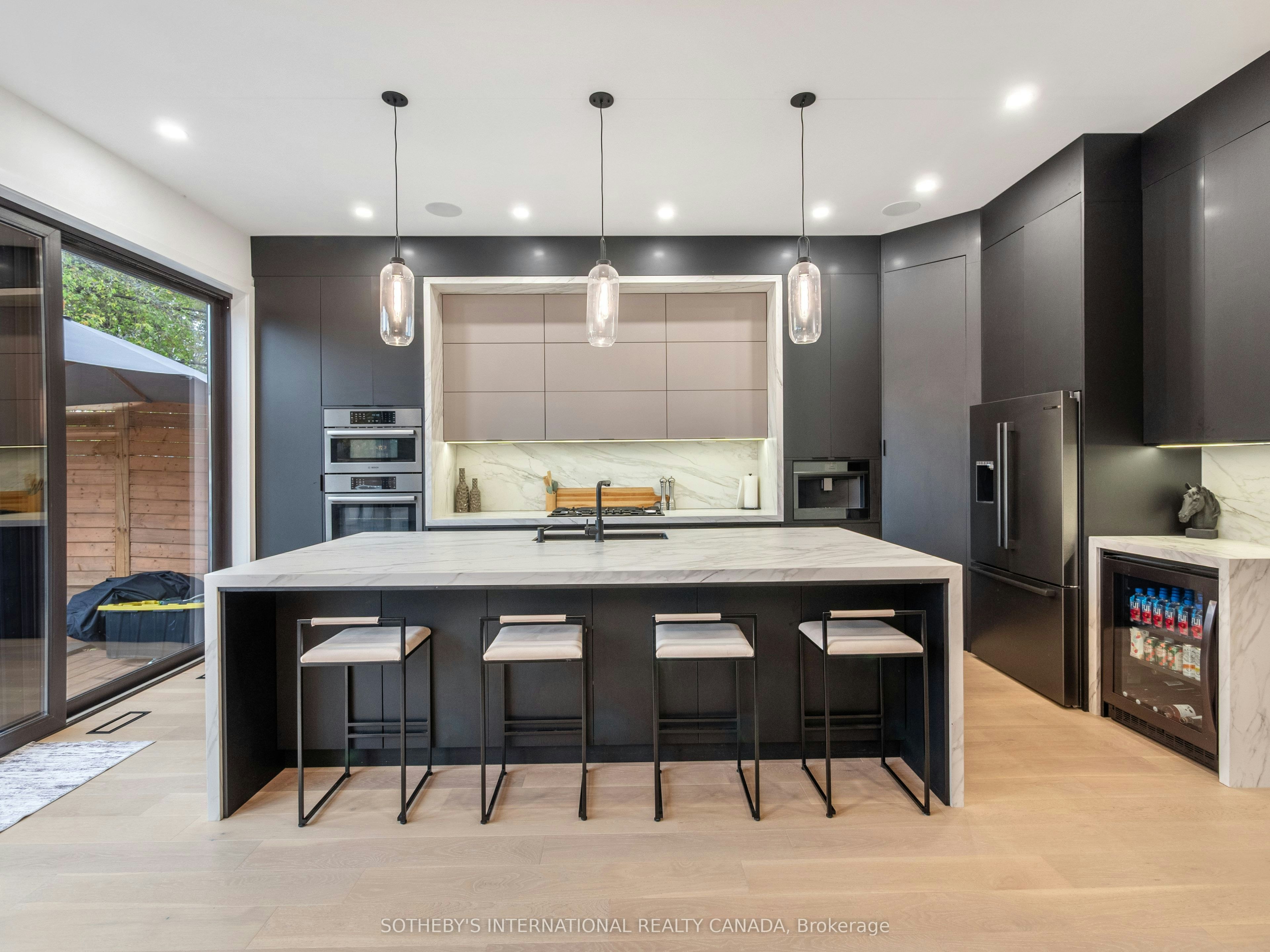 73 Guthrie Avenue, Toronto, ON, M8Y 3L2 - 5