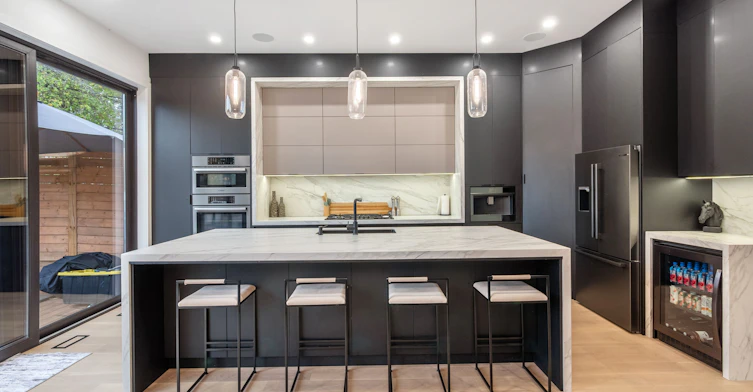 73 Guthrie Avenue, Toronto, ON, M8Y 3L2 - 5