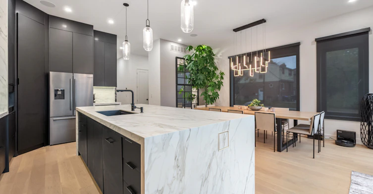73 Guthrie Avenue, Toronto, ON, M8Y 3L2 - 23
