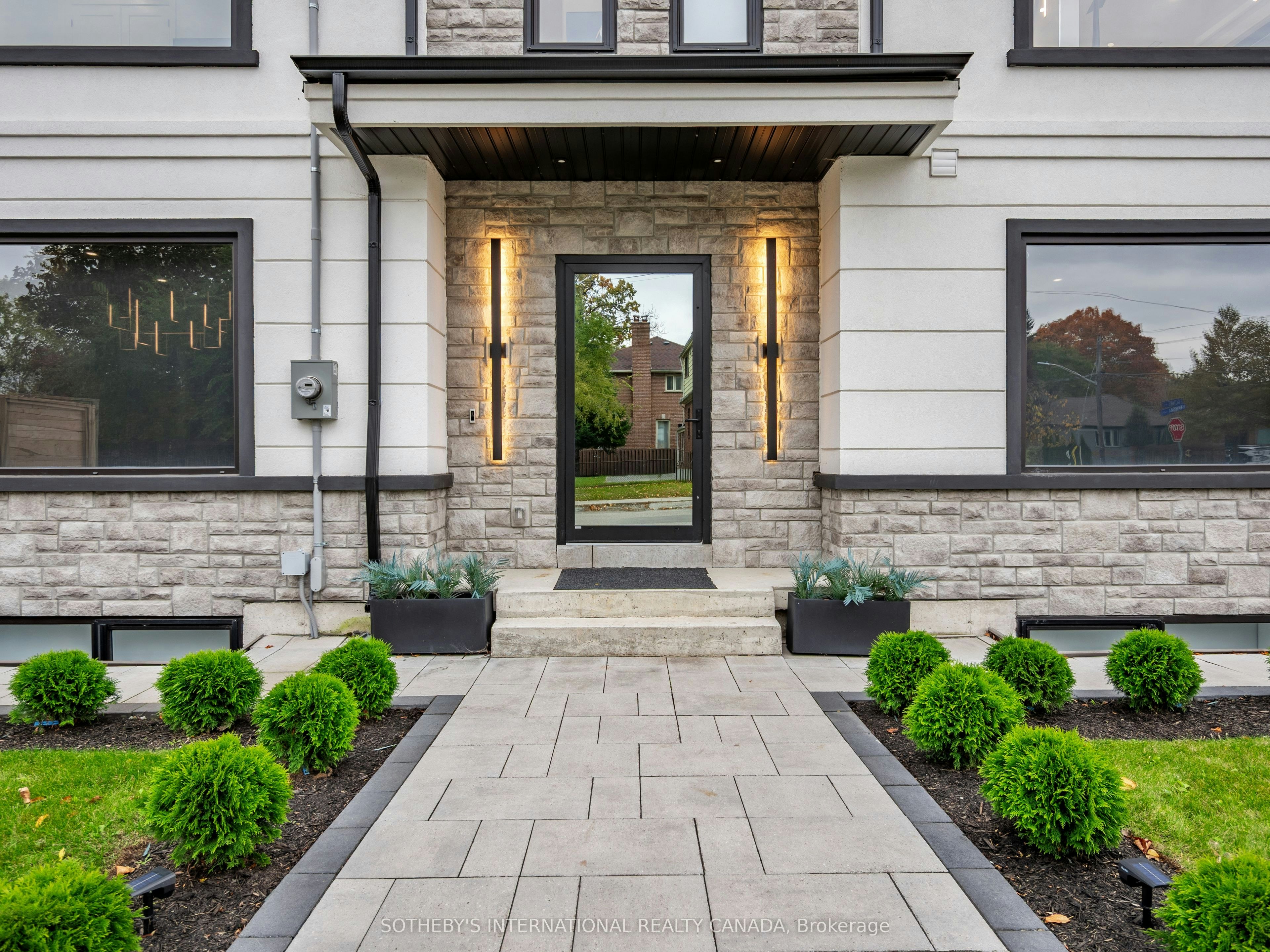 73 Guthrie Avenue, Toronto, ON, M8Y 3L2 - 2