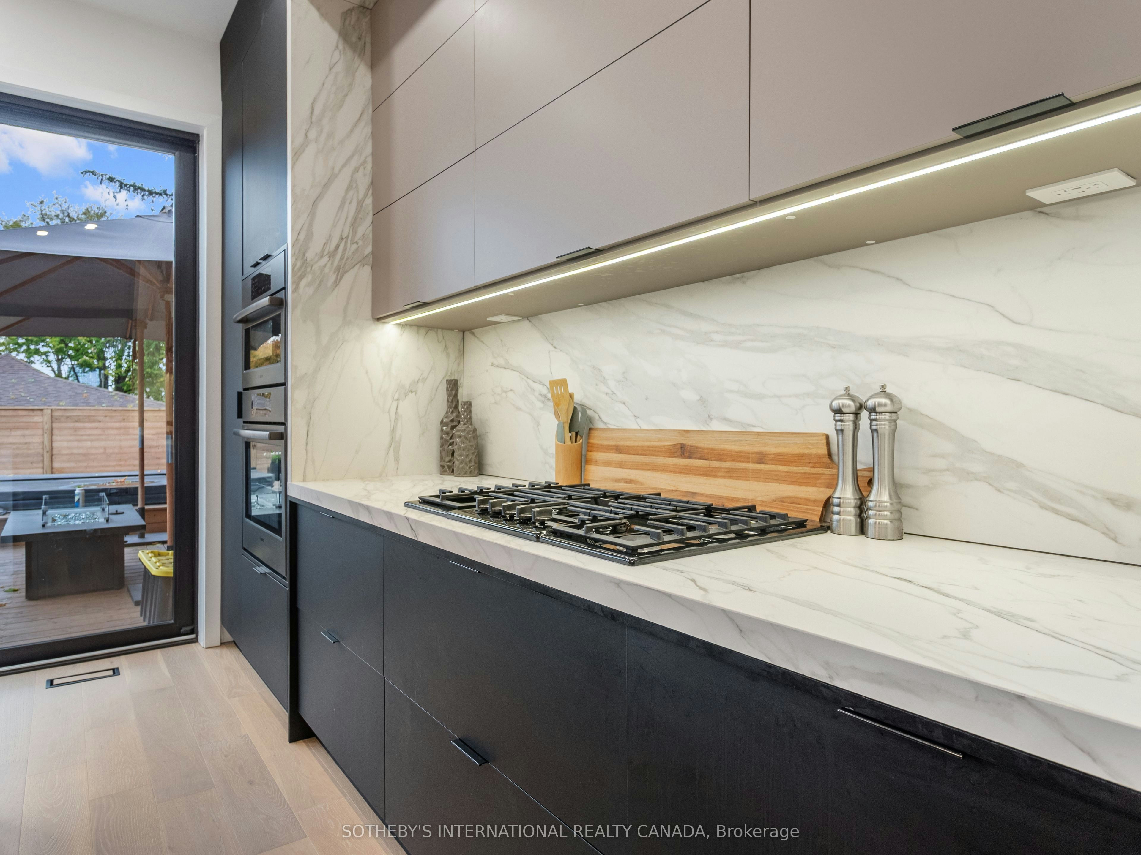73 Guthrie Avenue, Toronto, ON, M8Y 3L2 - 21