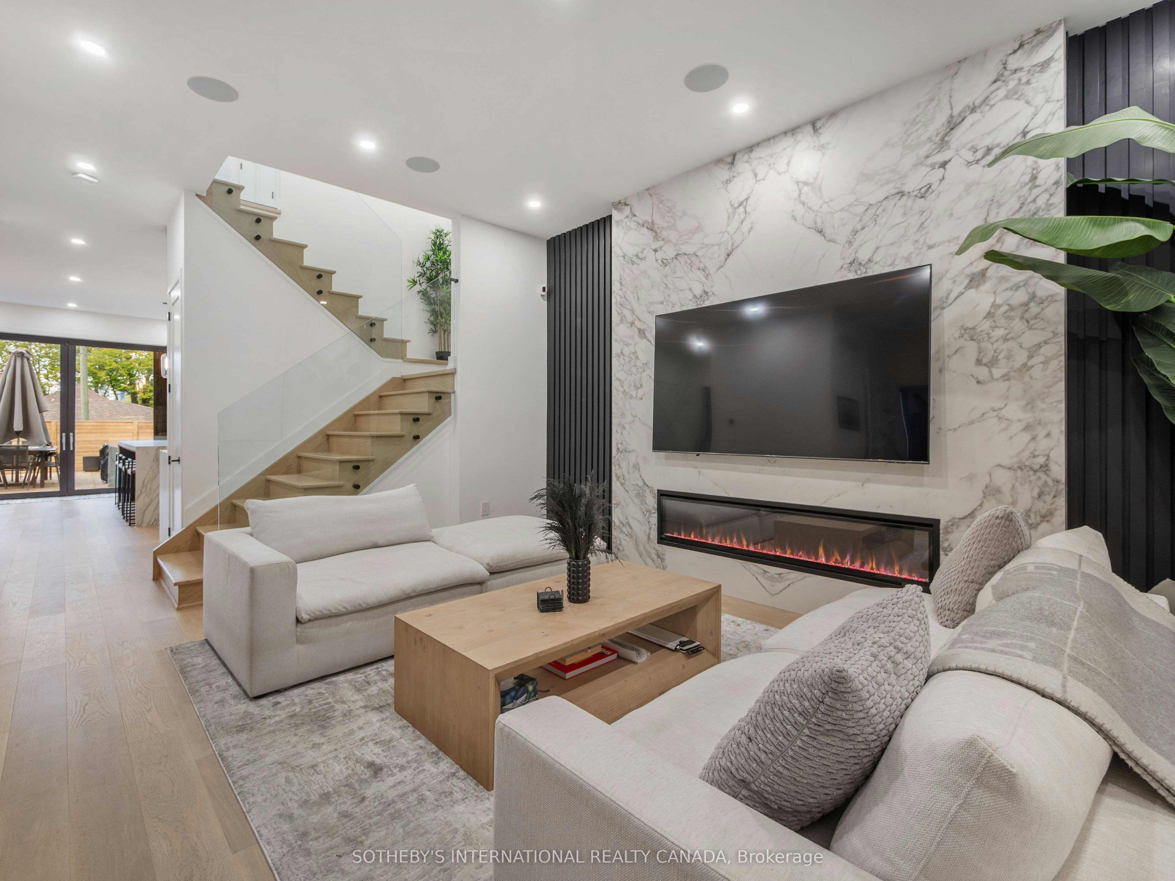 73 Guthrie Avenue, Toronto, ON, M8Y 3L2 - 9