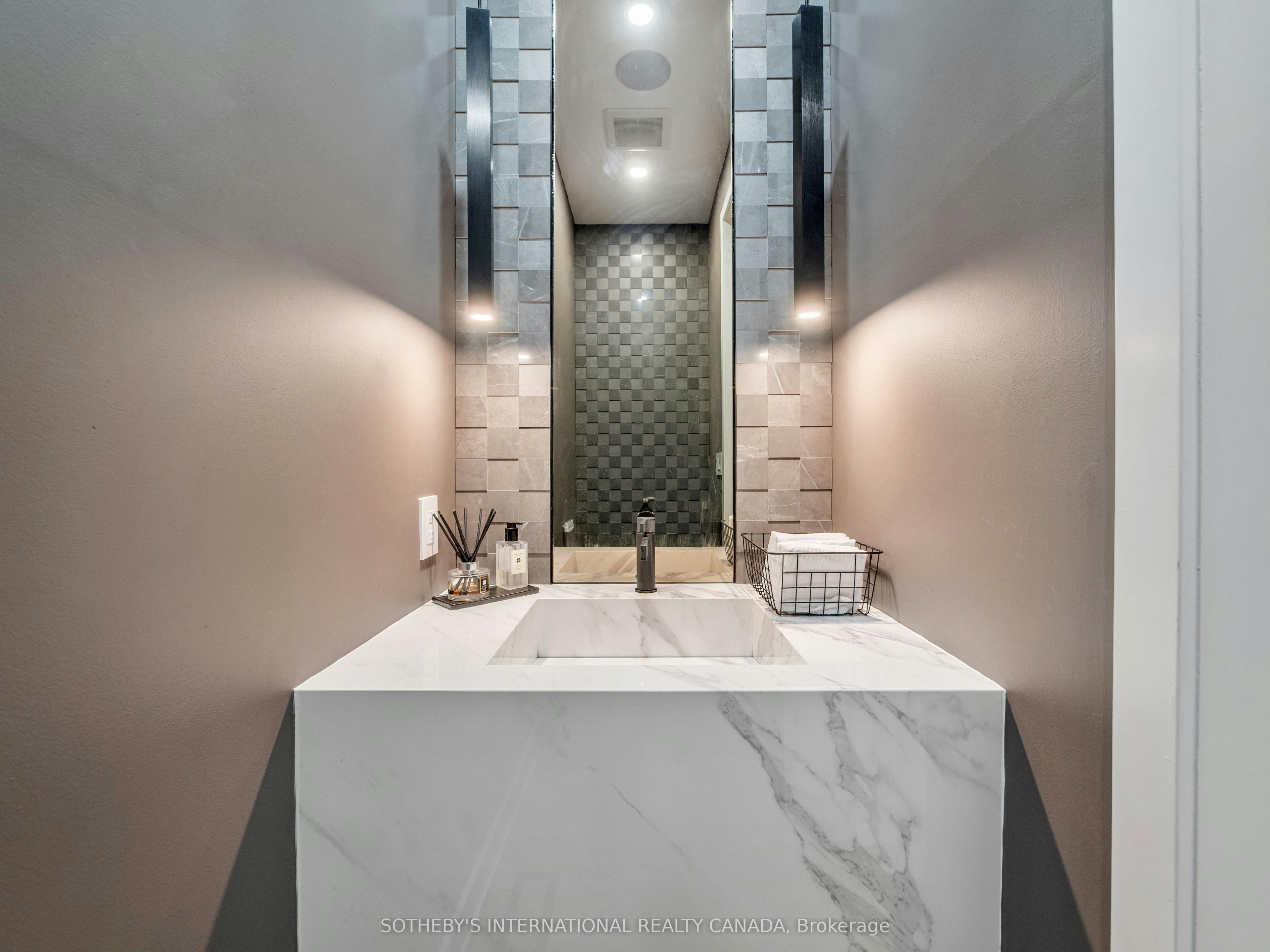 73 Guthrie Avenue, Toronto, ON, M8Y 3L2 - 10