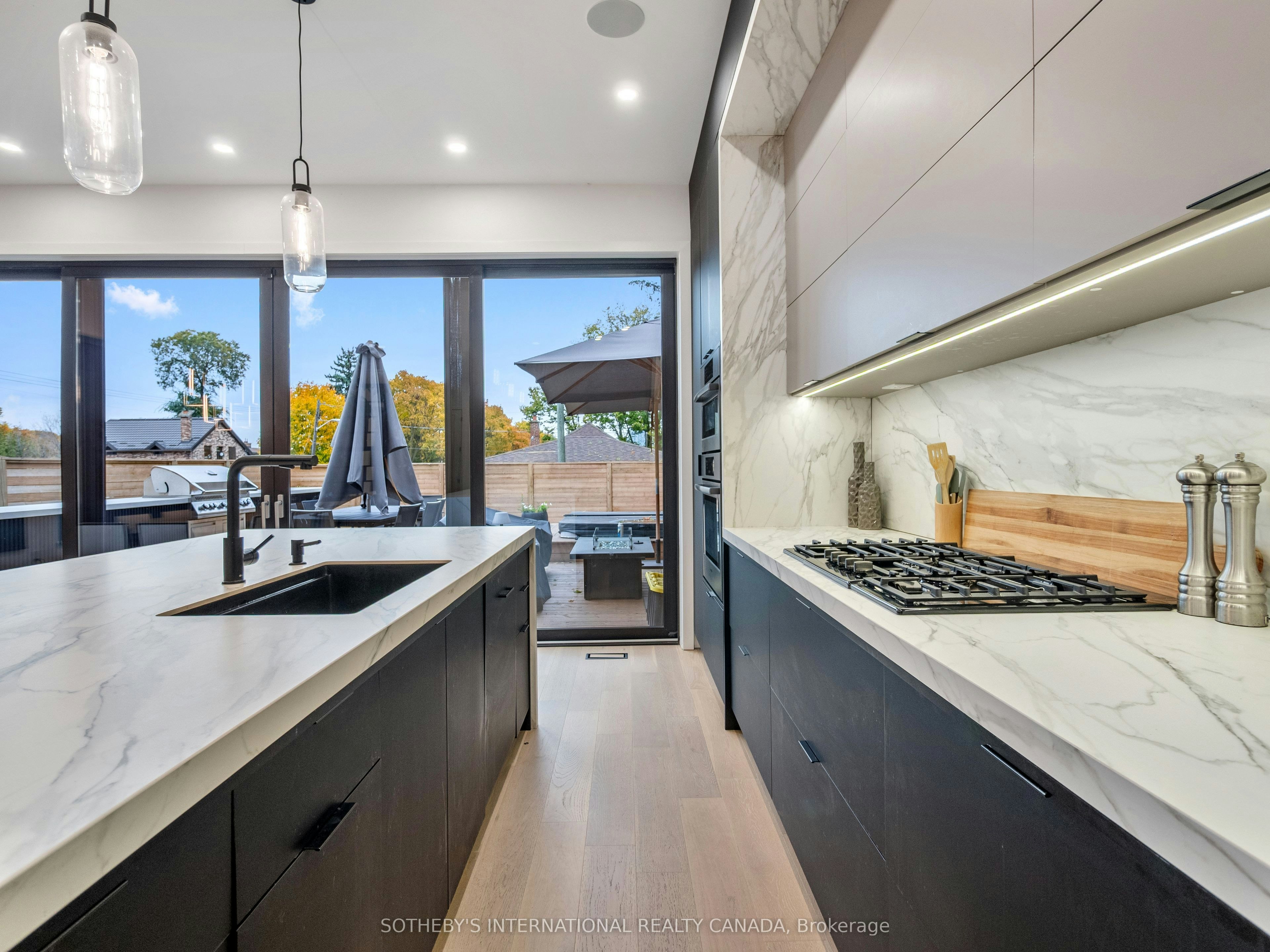 73 Guthrie Avenue, Toronto, ON, M8Y 3L2 - 20