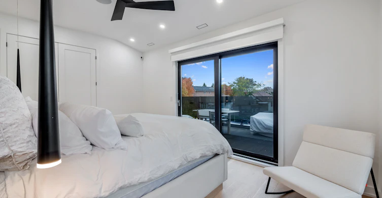 73 Guthrie Avenue, Toronto, ON, M8Y 3L2 - 34