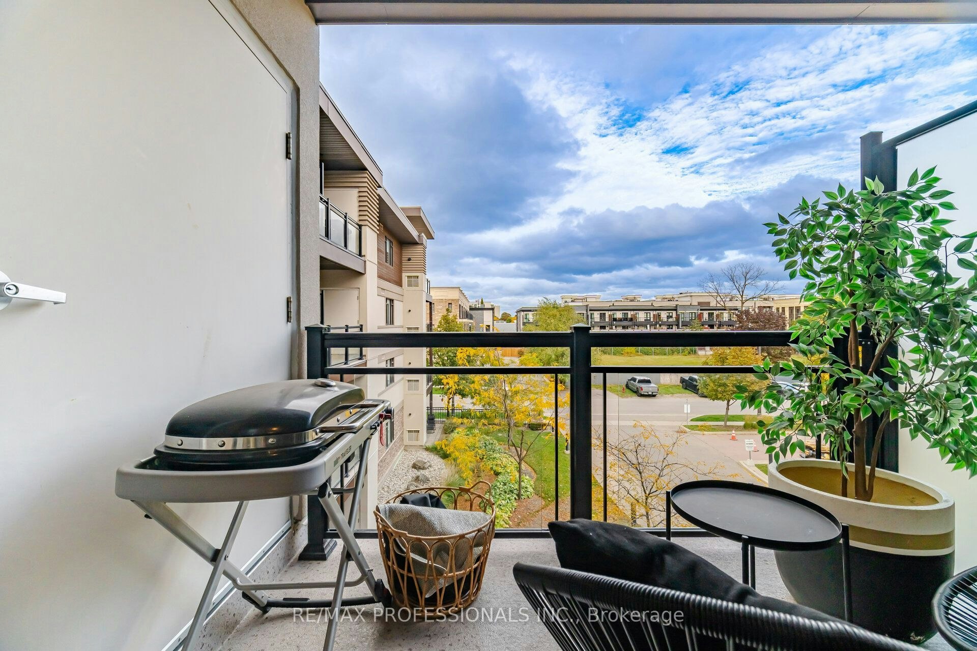 323-128 Garden Drive, Oakville, ON, L6K 2W5 - 33