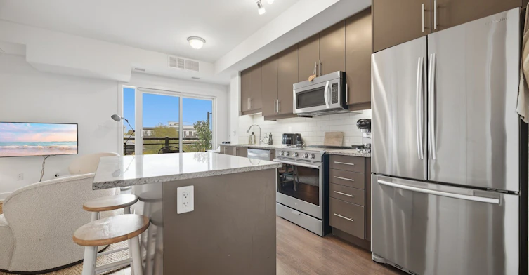 323-128 Garden Drive, Oakville, ON, L6K 2W5 - 18