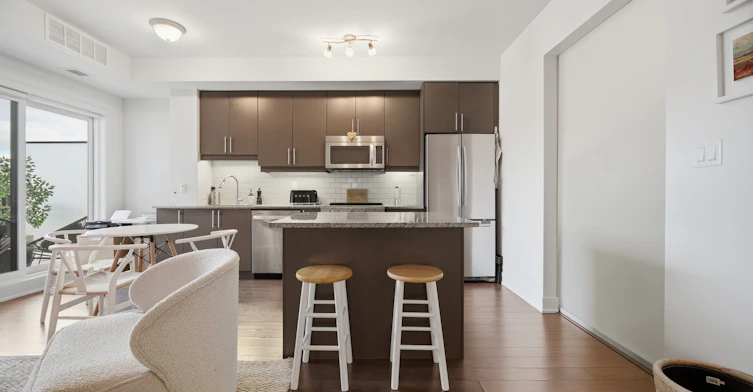 323-128 Garden Drive, Oakville, ON, L6K 2W5 - 17