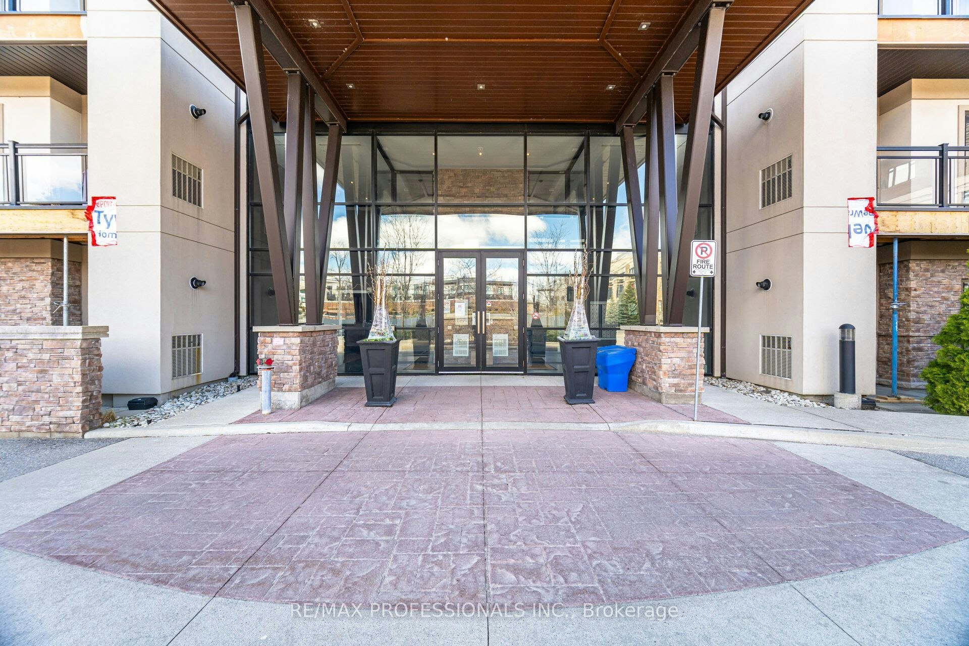 323-128 Garden Drive, Oakville, ON, L6K 2W5 - 3