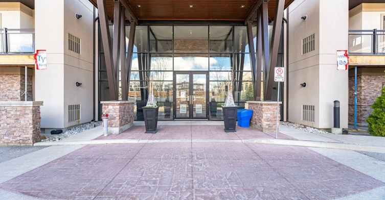 323-128 Garden Drive, Oakville, ON, L6K 2W5 - 3