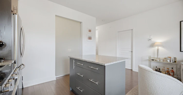 323-128 Garden Drive, Oakville, ON, L6K 2W5 - 23