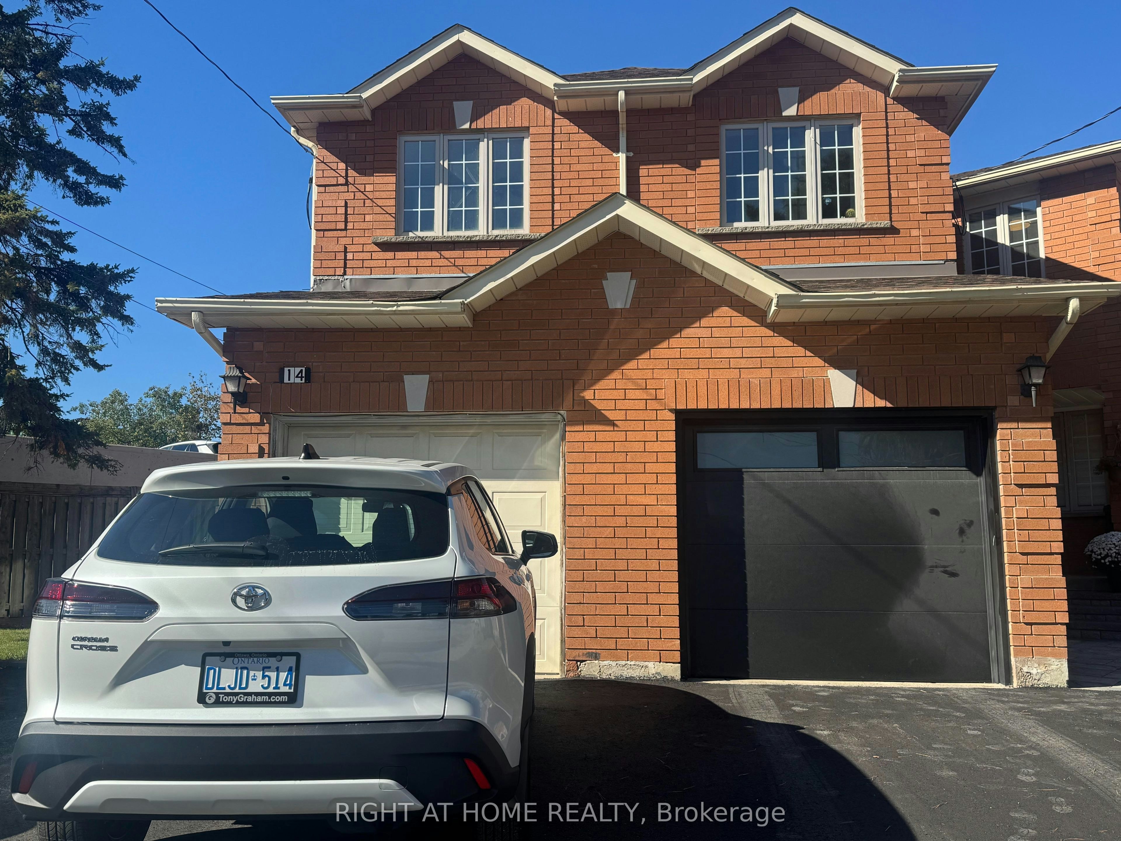 14 Acme Crescent, Toronto, ON, M9R 3B8