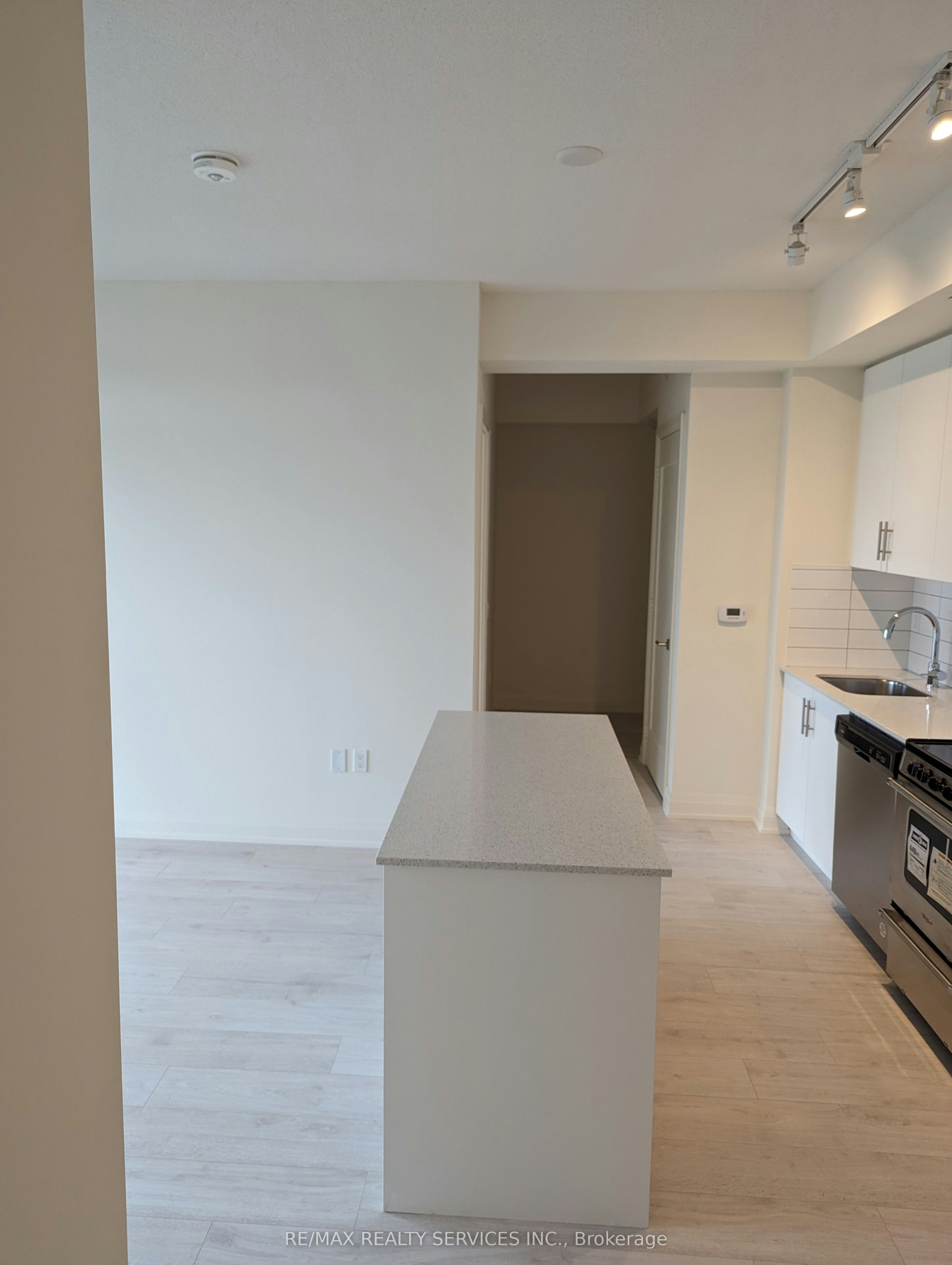 516-509 Dundas Street W, Oakville, ON, L6M 5P4 - 3