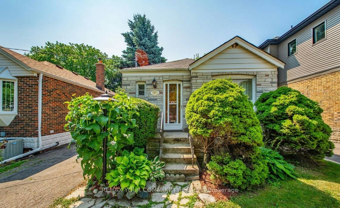 27 Struthers Street, Toronto, ON, M8V 1Y2