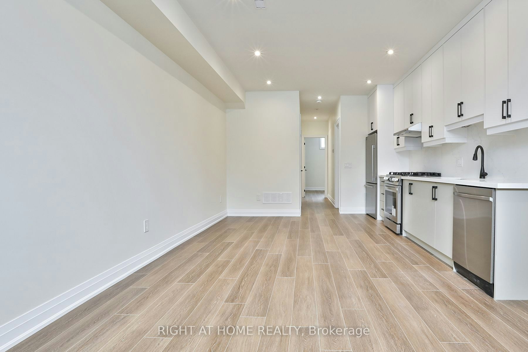 2-39 Fifteenth Street, Toronto, ON, M8V 3J3 - 6