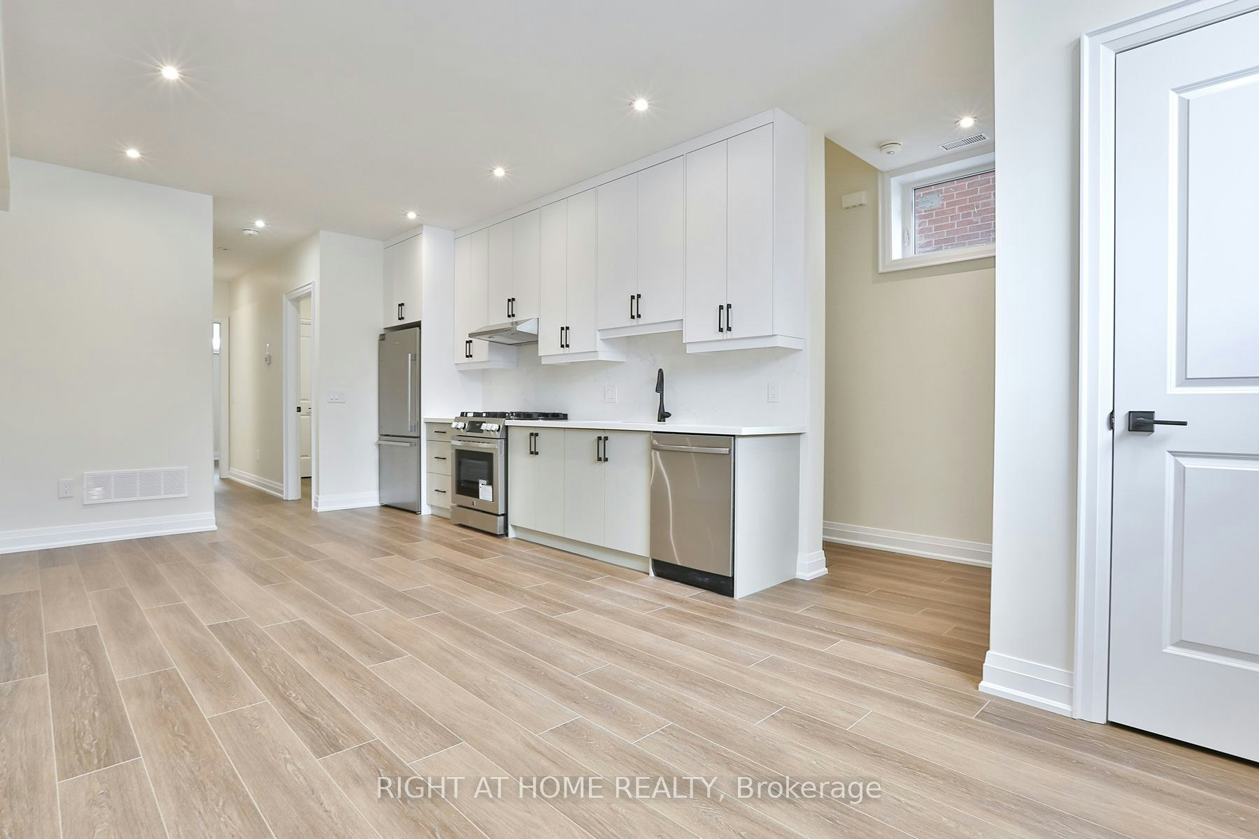 2-39 Fifteenth Street, Toronto, ON, M8V 3J3 - 5