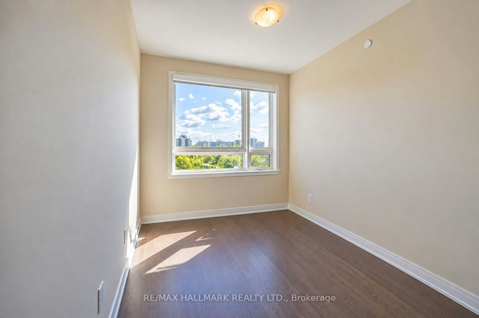 315 D-1100 Briar Hill Avenue, Toronto, ON, M6B 0A9 - 6