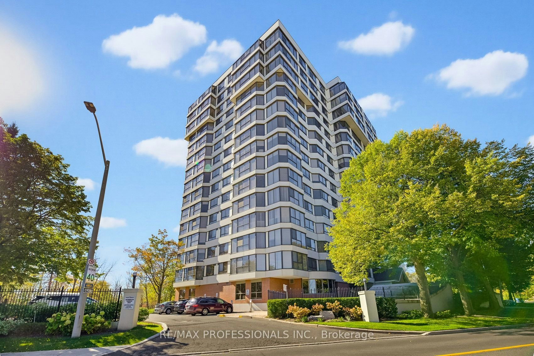304-1271 Walden Circle, Mississauga, ON, L5J 4R4