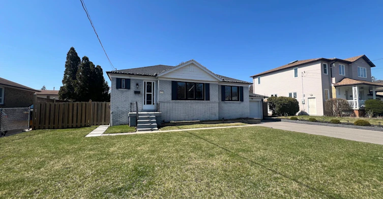 2504 Donnavale Drive, Mississauga, ON, L5A 2N1 - 2