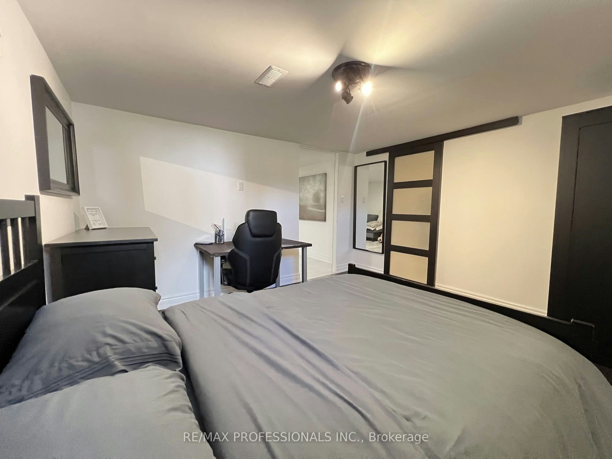 2504 Donnavale Drive, Mississauga, ON, L5A 2N1 - 34