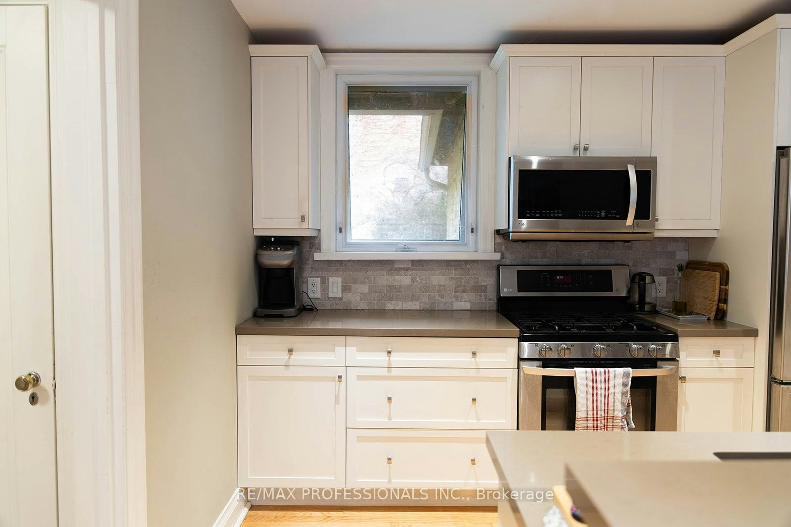 82 Ellis Park Road, Toronto, ON, M6S 2V5 - 10