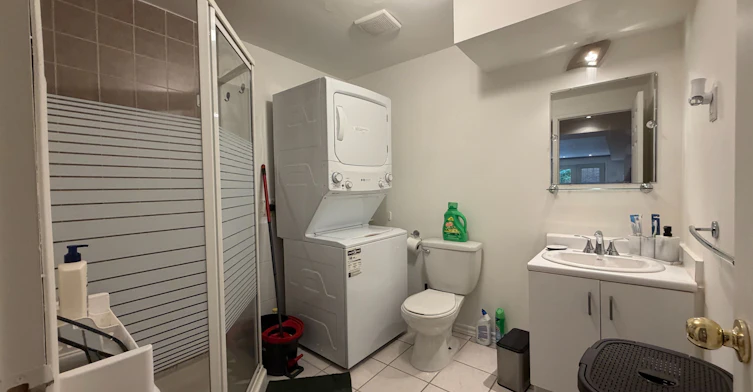 BSMT-976 Cristina Court, Mississauga, ON, L5J 4S1 - 2