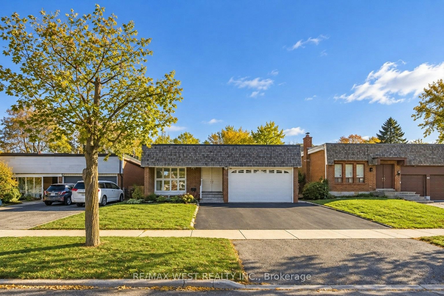 42 Masseygrove Crescent, Toronto, ON, M9V 3C9