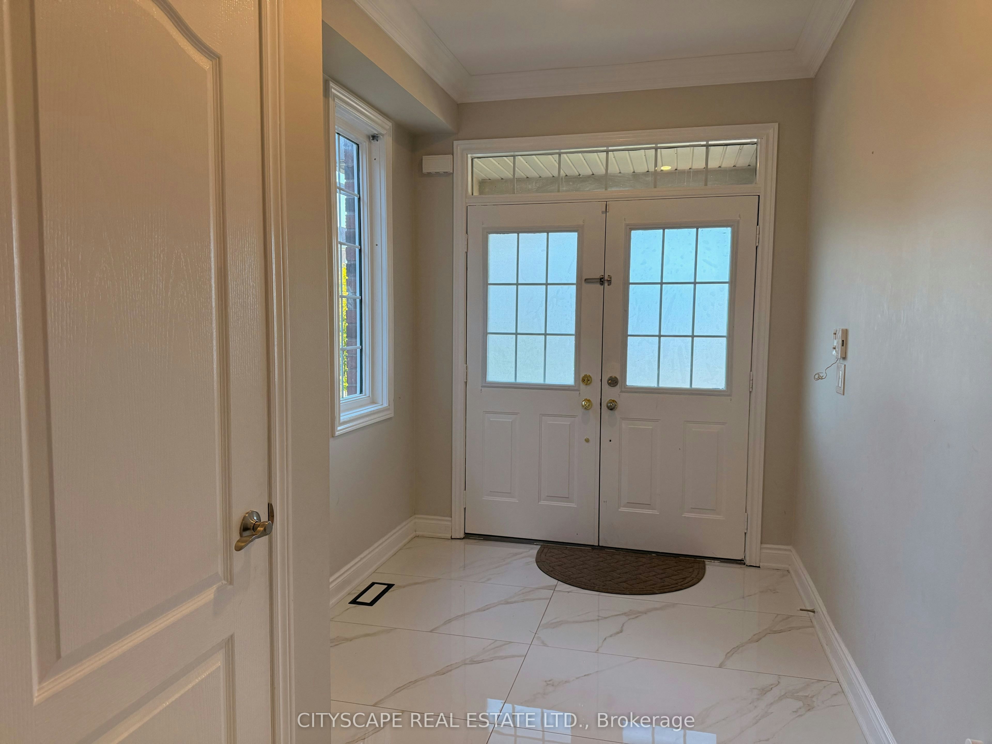 3232 Escada Drive, Mississauga, ON, L5M 7V5 - 3