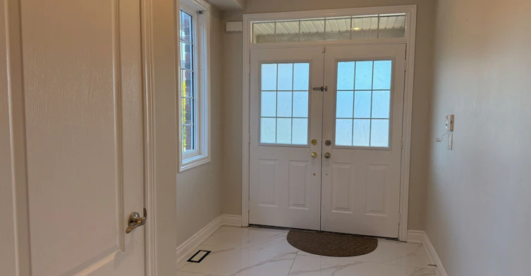 3232 Escada Drive, Mississauga, ON, L5M 7V5 - 3