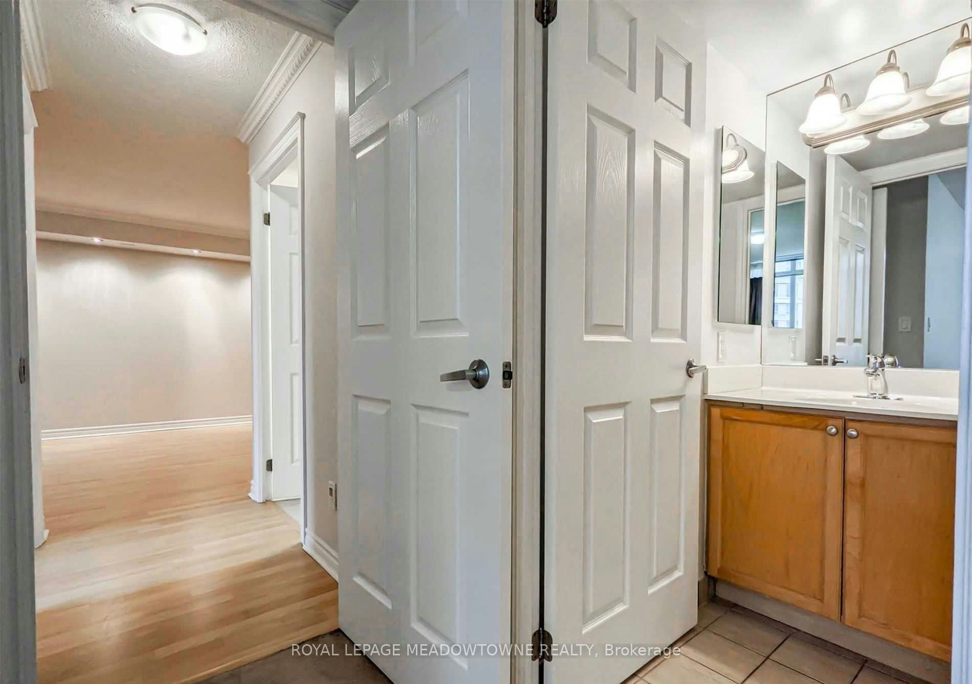 2326-3888 Duke Of York Boulevard, Mississauga, ON, L5B 4P5 - 13