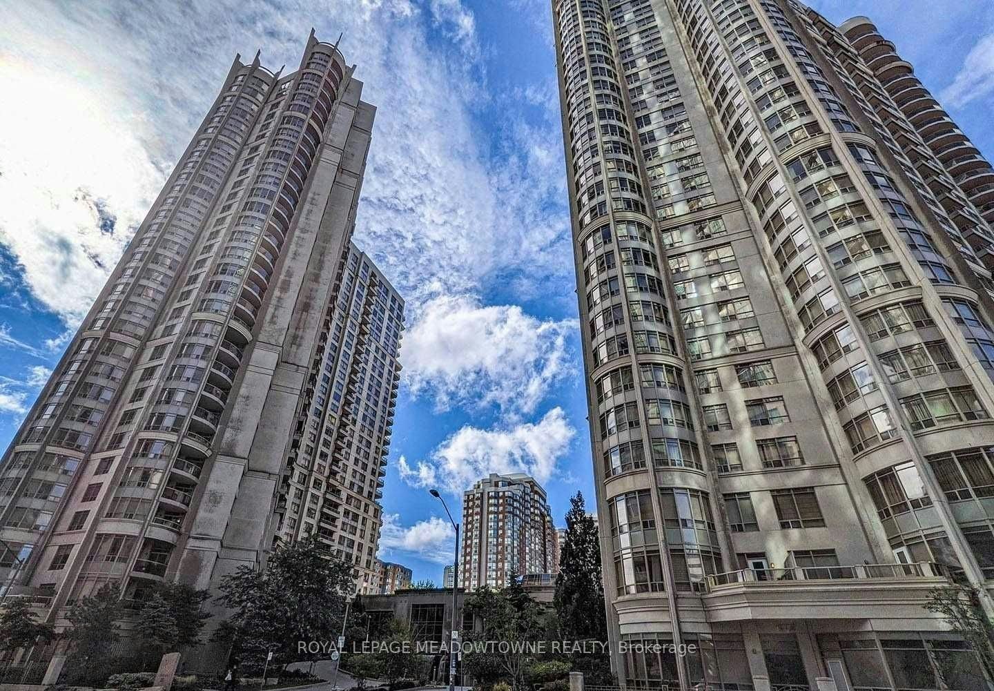 2326-3888 Duke Of York Boulevard, Mississauga, ON, L5B 4P5