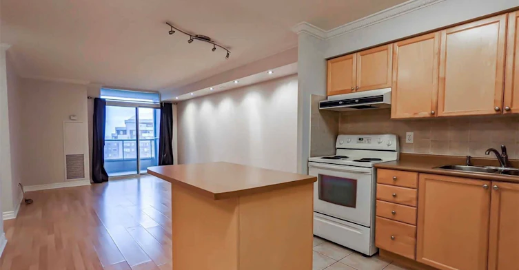 2326-3888 Duke Of York Boulevard, Mississauga, ON, L5B 4P5 - 2
