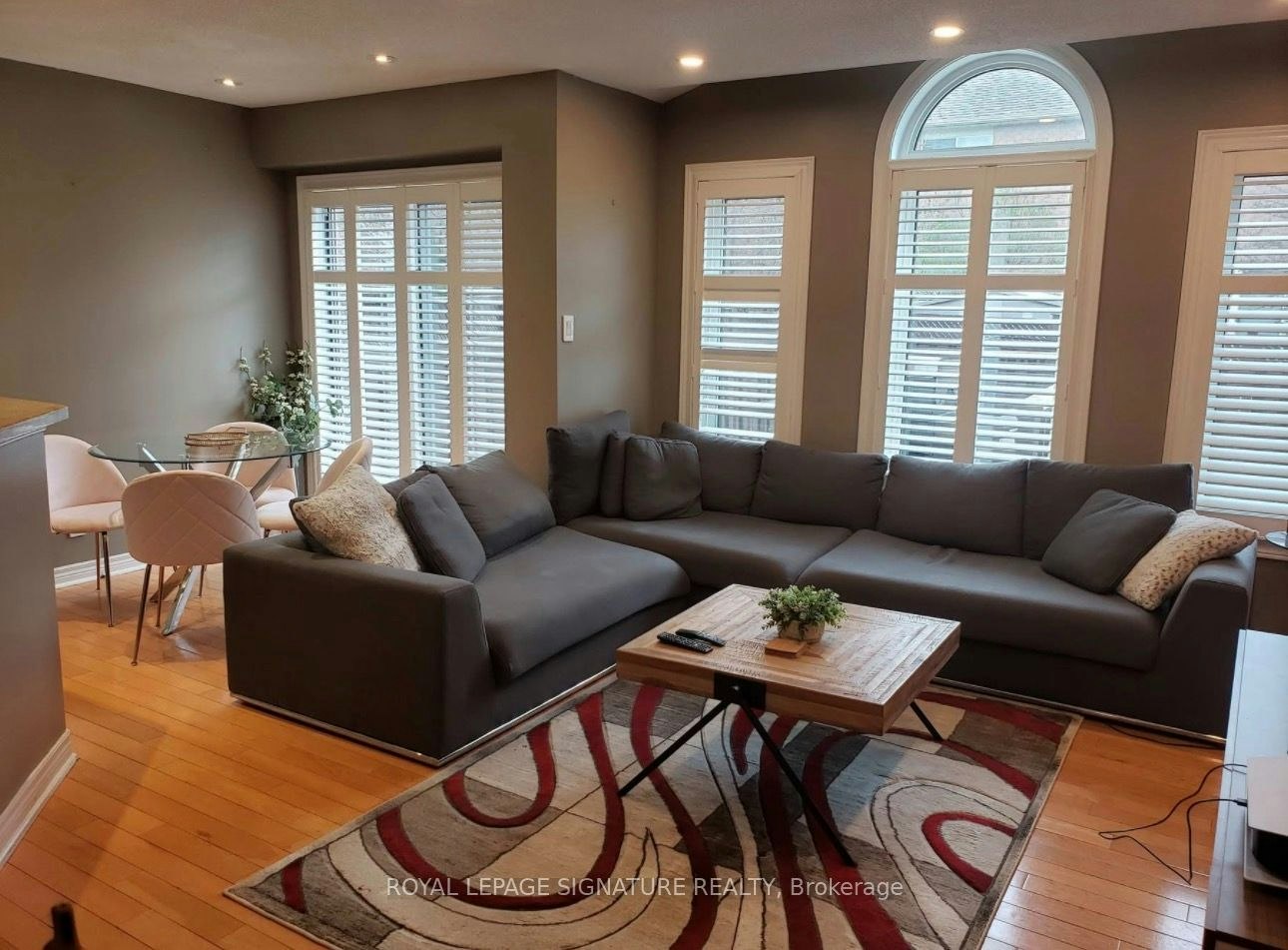 5316 Marblewood Drive, Mississauga, ON, L5V 2K8
