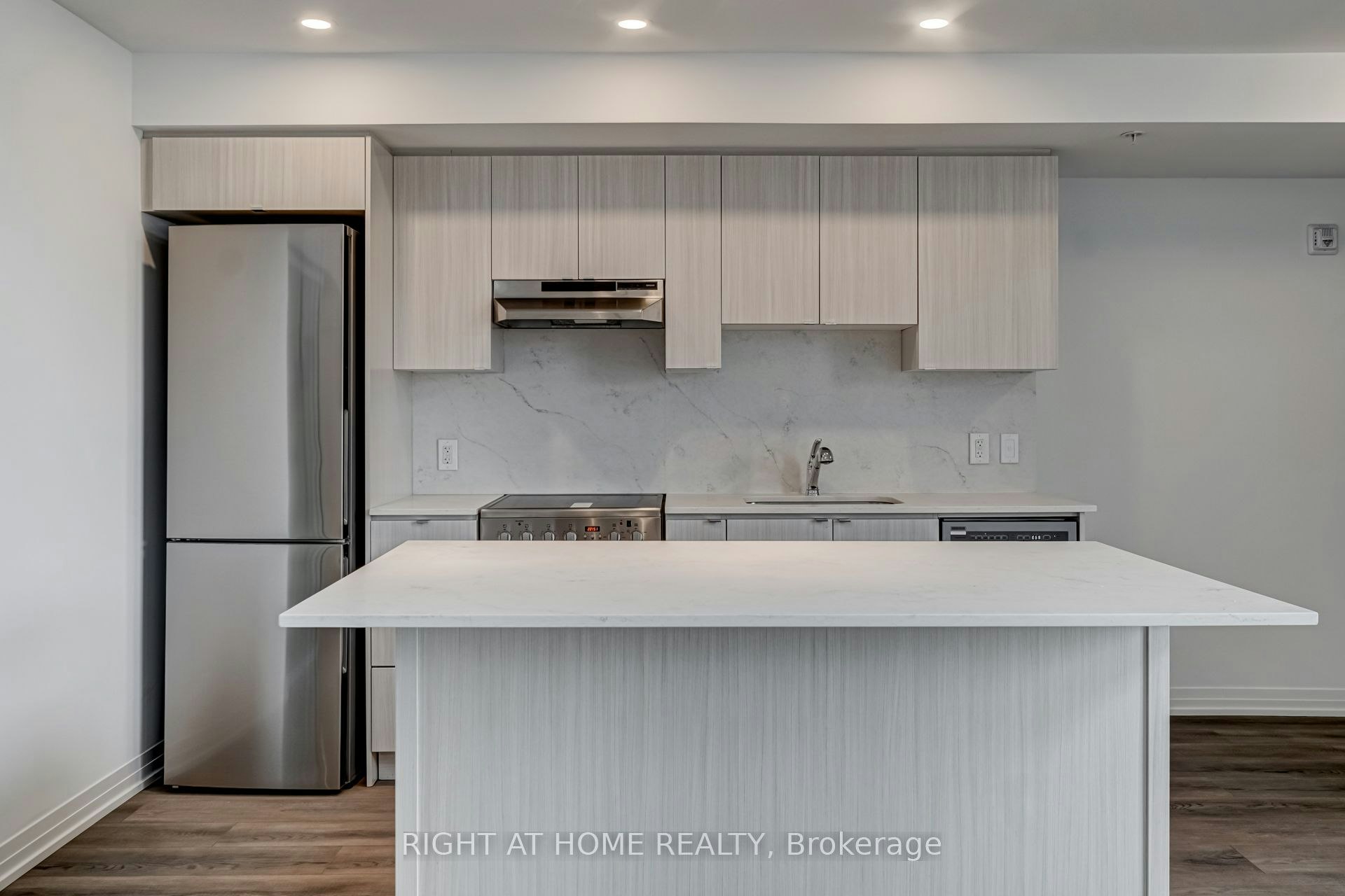 105-408 Brown's Line, Toronto, ON, M8W 3T8 - 11