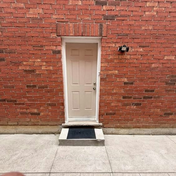 44 Perkins Drive, Brampton, ON, L7A 3V6 - 3