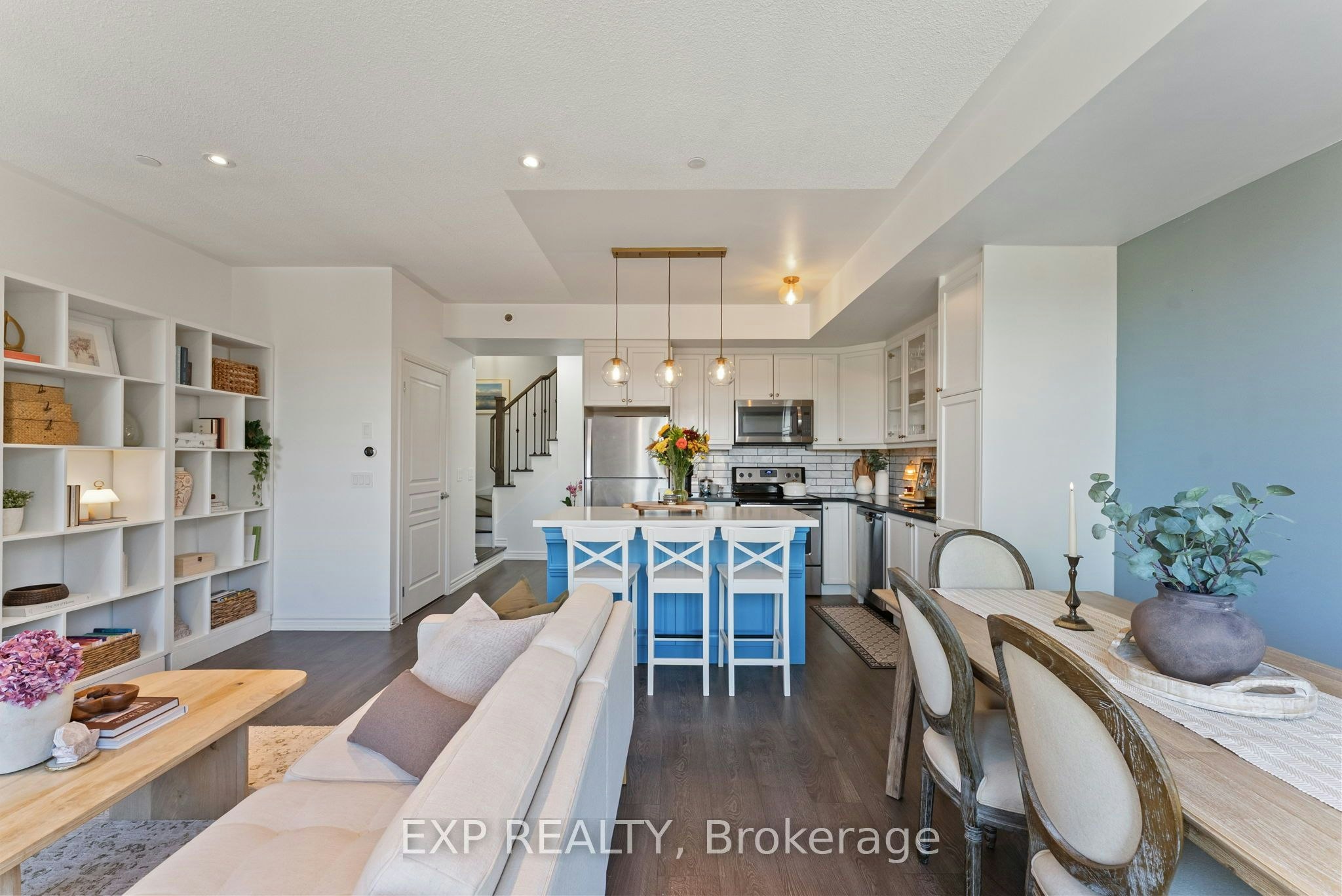 6-145 Long Branch Avenue, Toronto, ON, M8W 0A9
