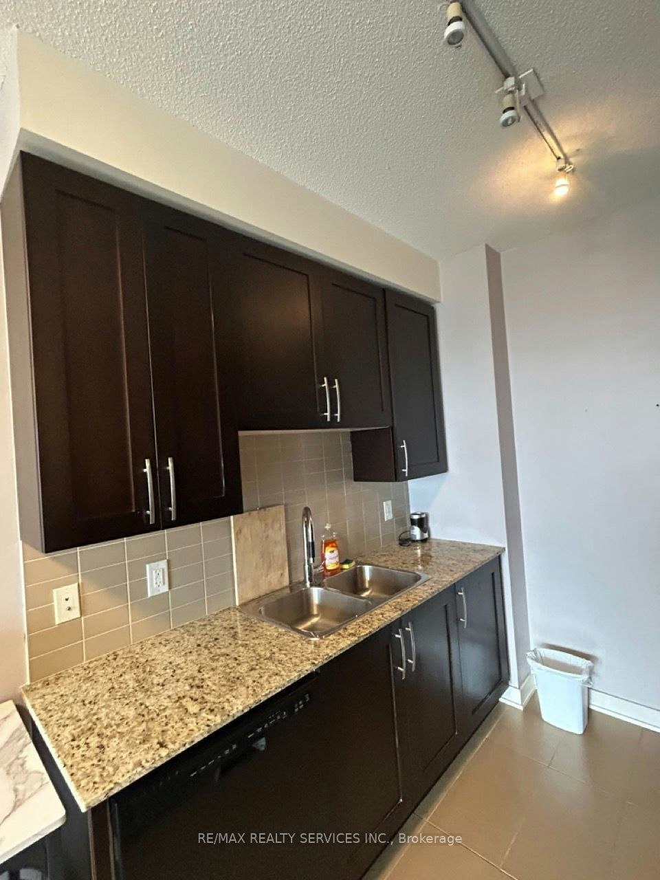 4005-4070 Confederation Parkway, Mississauga, ON, L5B 0E9 - 5