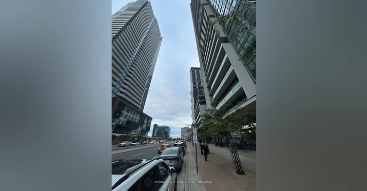 4005-4070 Confederation Parkway, Mississauga, ON, L5B 0E9
