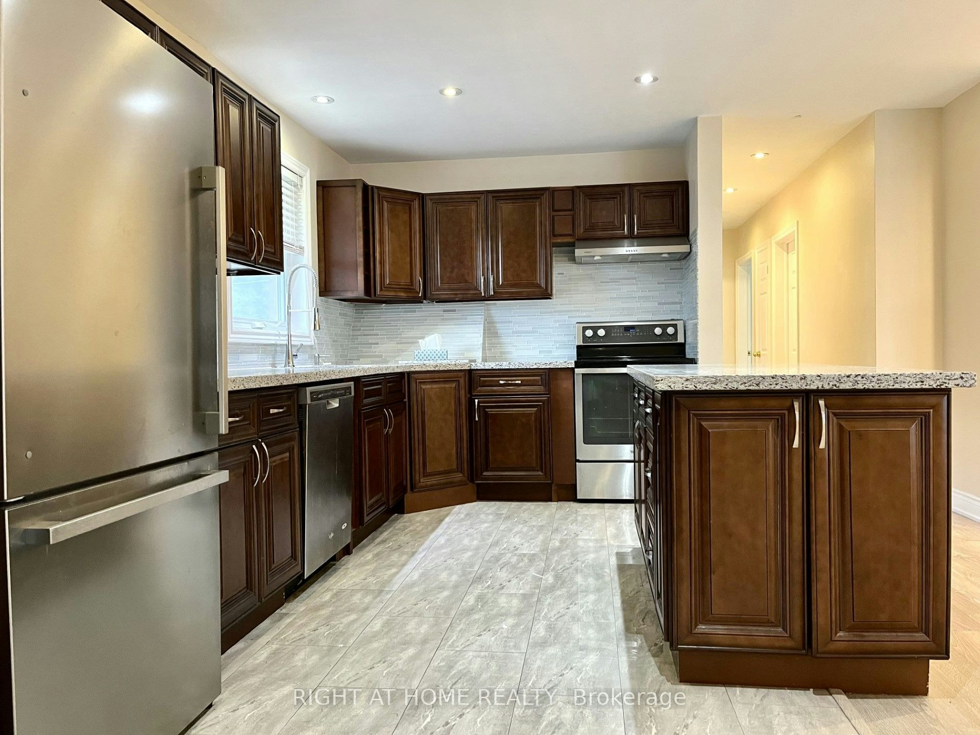 840 Atwater Avenue, Mississauga, ON, L5E 1L9 - 5