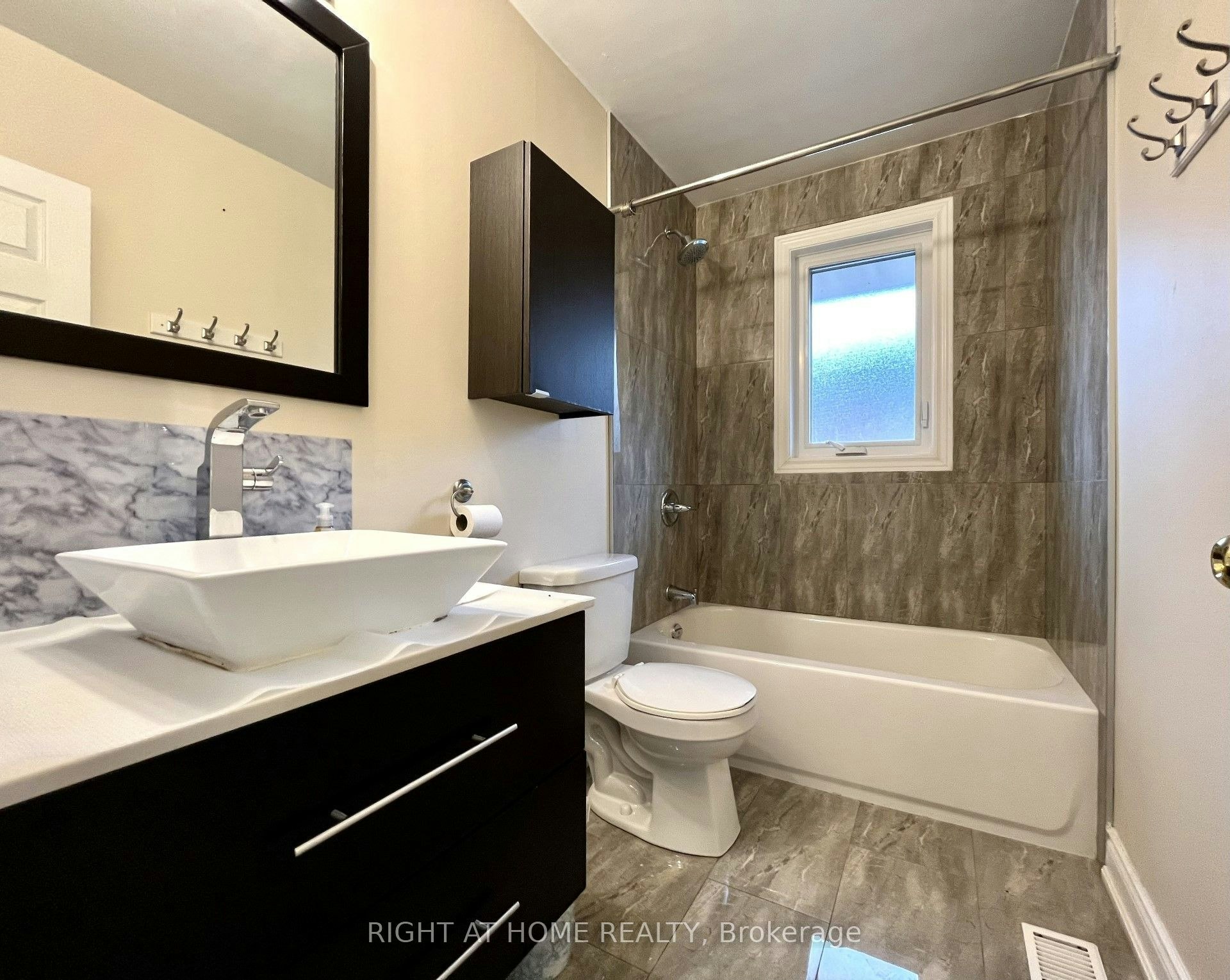 840 Atwater Avenue, Mississauga, ON, L5E 1L9 - 15