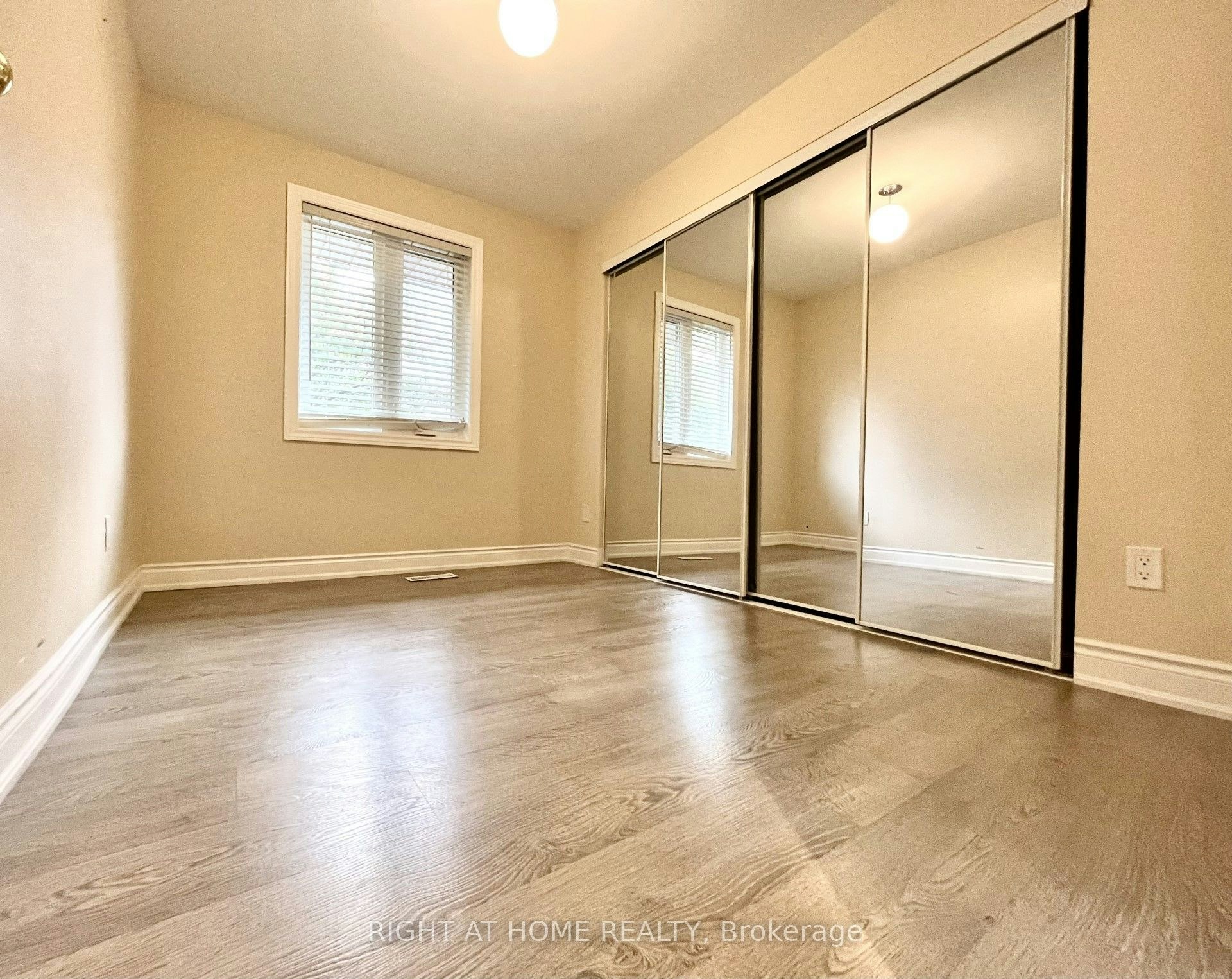 840 Atwater Avenue, Mississauga, ON, L5E 1L9 - 11