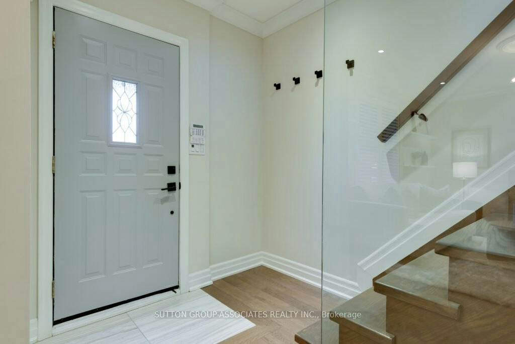71 Kersdale Avenue, Toronto, ON, M6M 1E2 - 3
