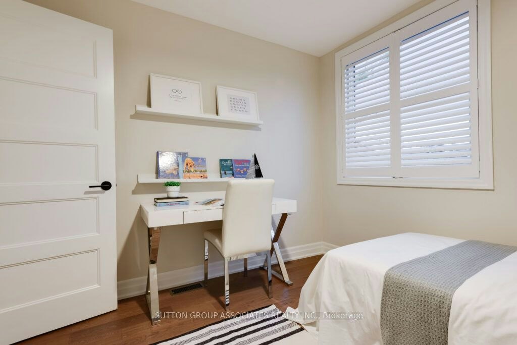 71 Kersdale Avenue, Toronto, ON, M6M 1E2 - 29