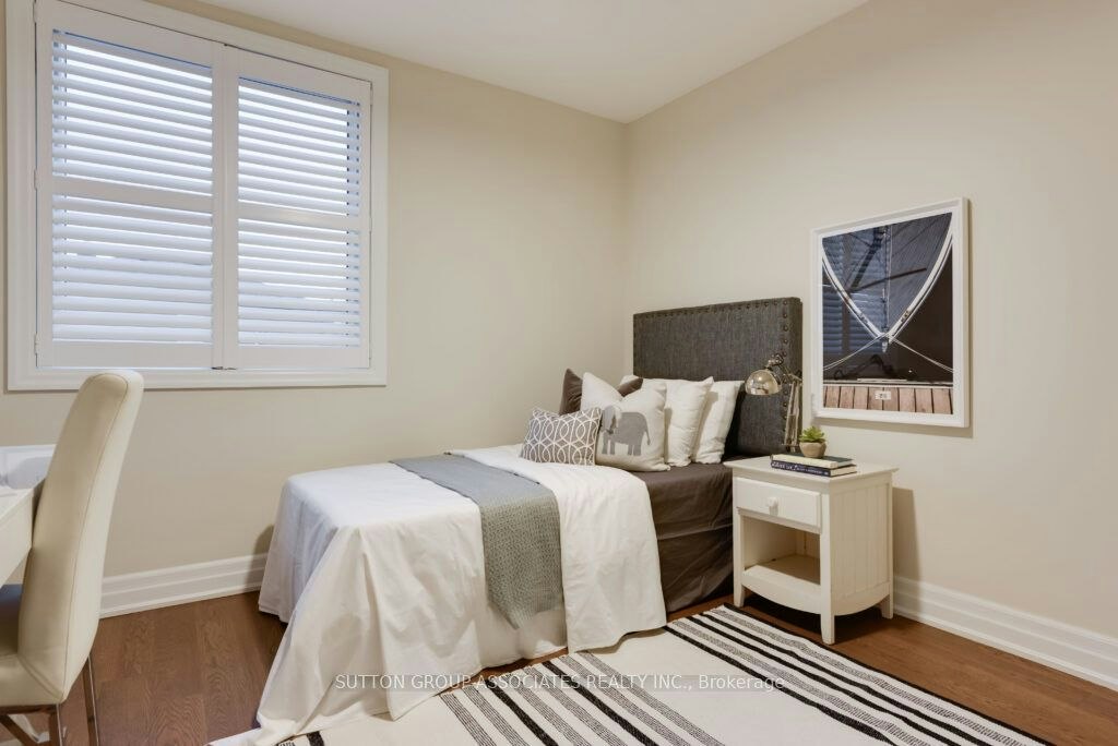 71 Kersdale Avenue, Toronto, ON, M6M 1E2 - 28