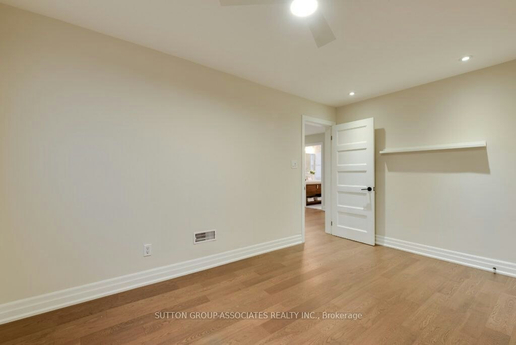 71 Kersdale Avenue, Toronto, ON, M6M 1E2 - 27