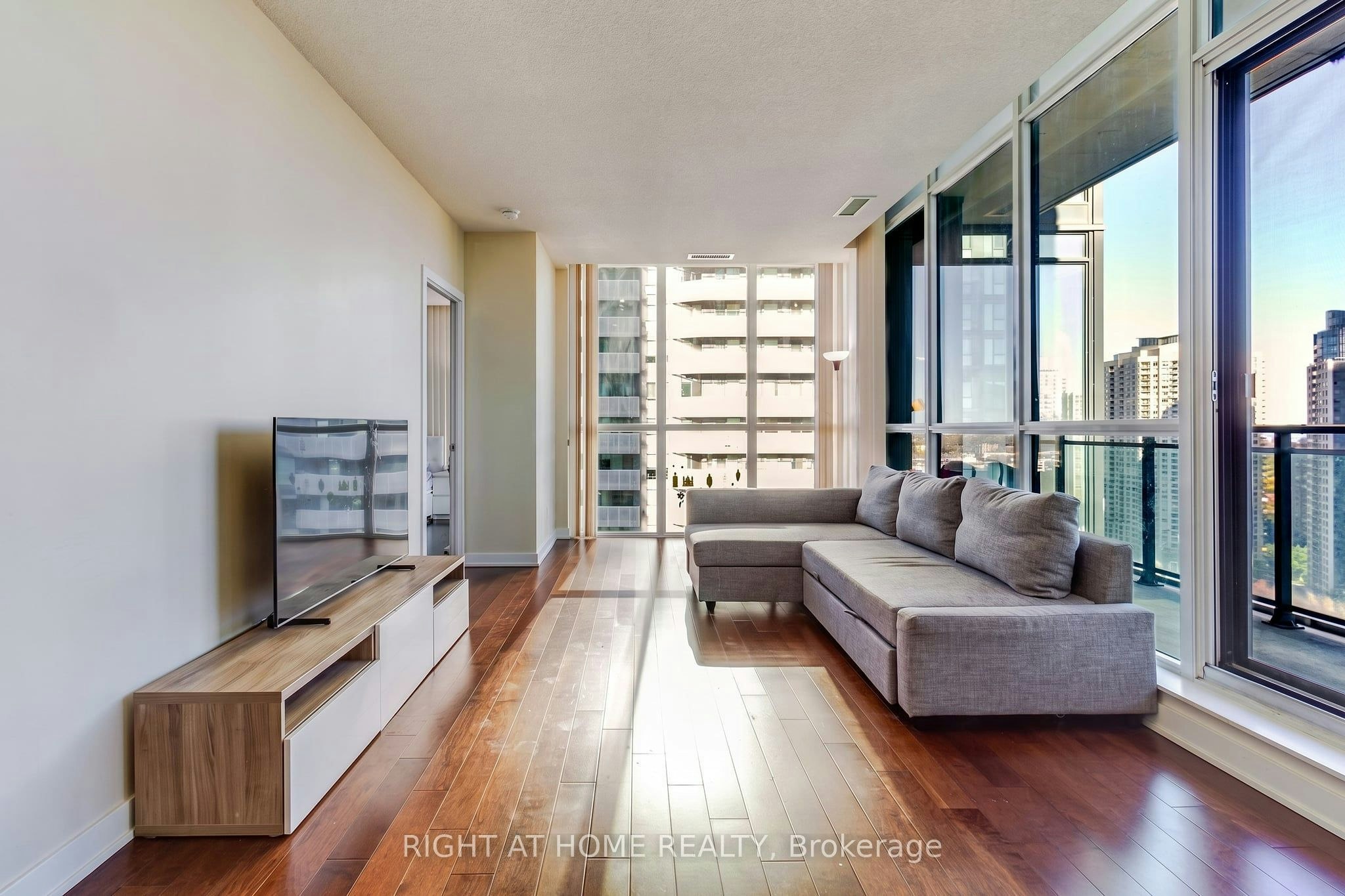 2102-4070 Confederation Parkway, Mississauga, ON, L5B 0E9 - 11