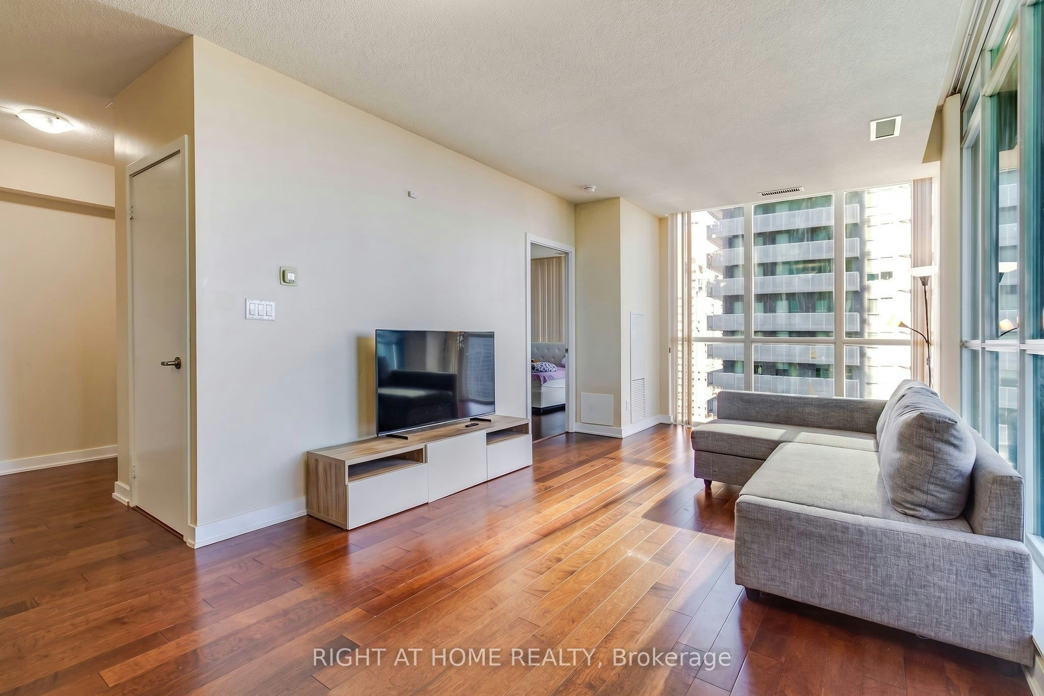 2102-4070 Confederation Parkway, Mississauga, ON, L5B 0E9 - 12