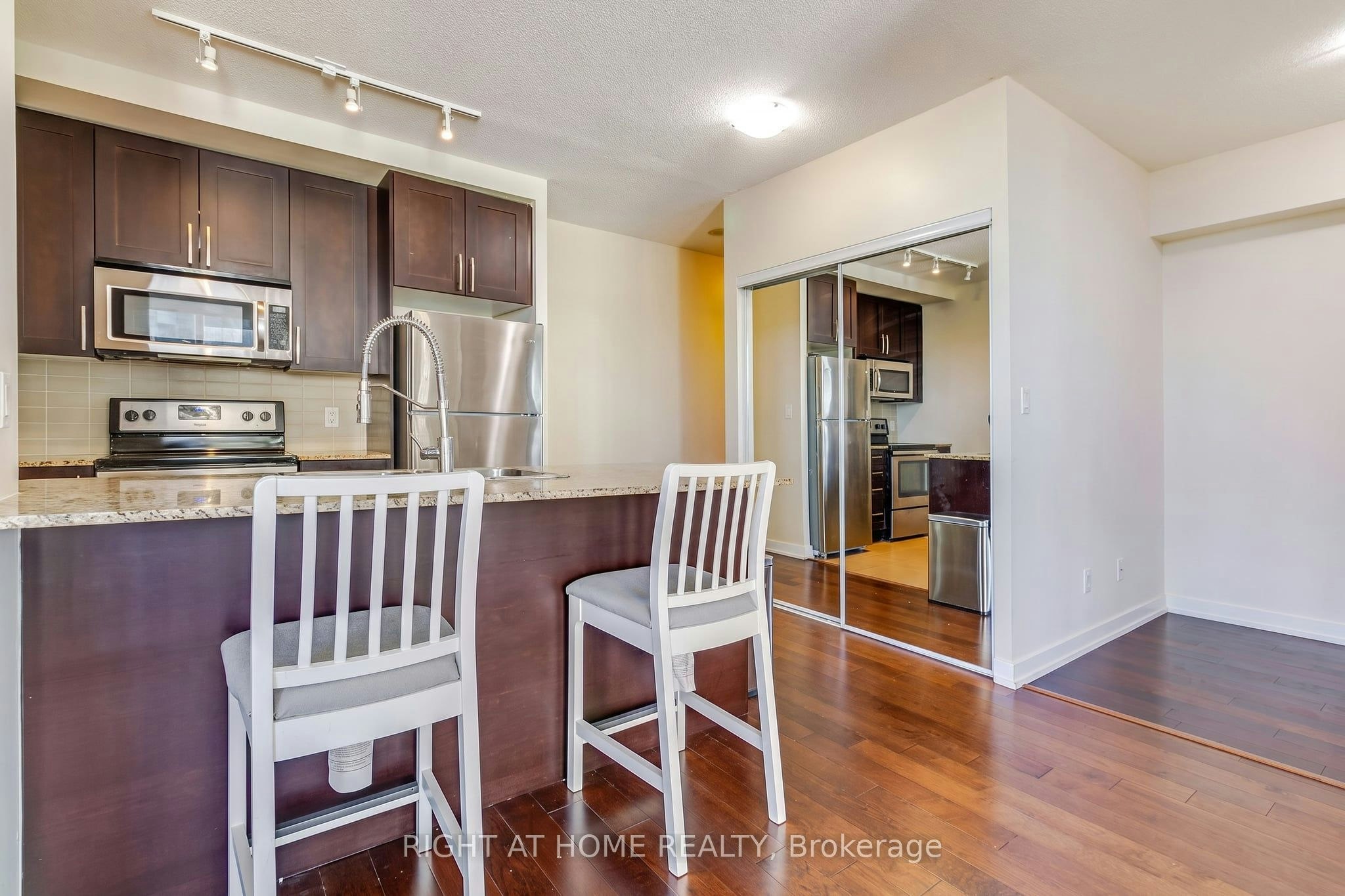 2102-4070 Confederation Parkway, Mississauga, ON, L5B 0E9 - 17