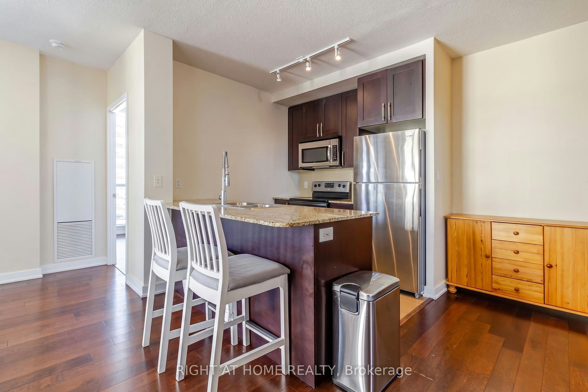 2102-4070 Confederation Parkway, Mississauga, ON, L5B 0E9 - 16