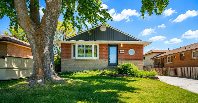 Bsmt-1327 Royal Drive, Burlington, ON, L7P 2G7